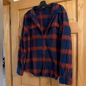 Patagonia organic cotton navy/orange button down flannel size women’s XL